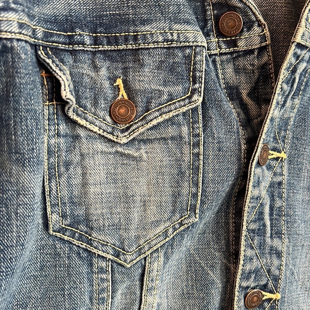 American Eagle Medium Wash Faded Denim Jean Jacket - Picture 8 of 11